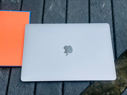 APPLE MACBOOK PRO