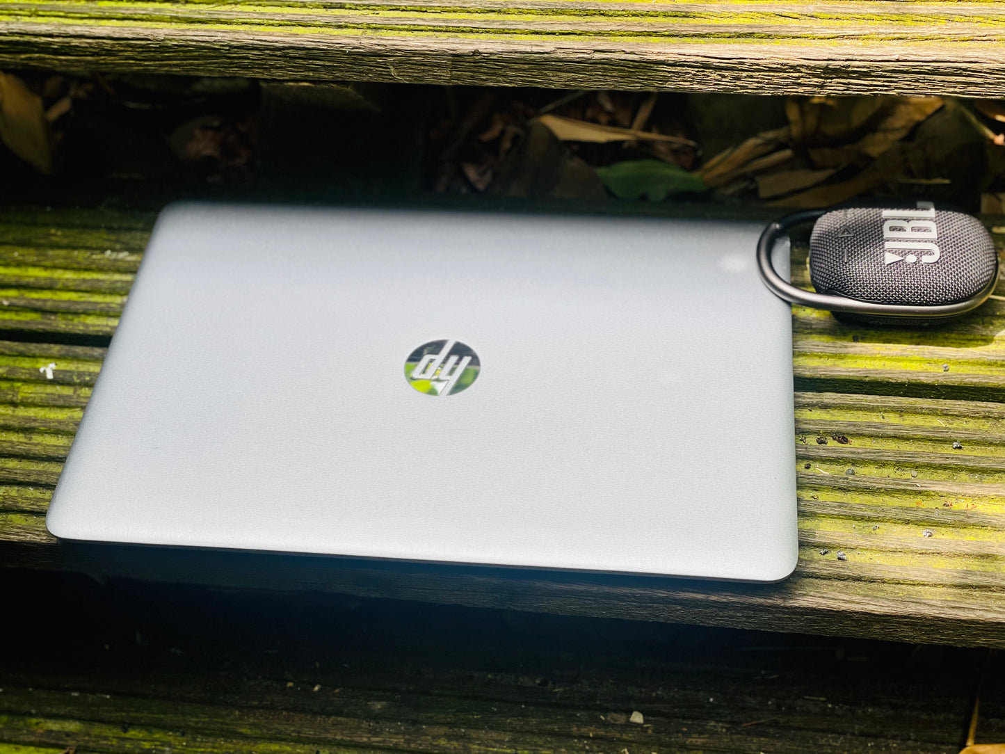 HP LAPTOP 840